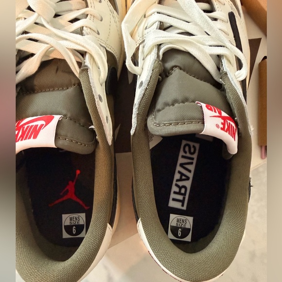 Travis Scott Air Jordan 1 Low OG SP - Picture 3 of 7